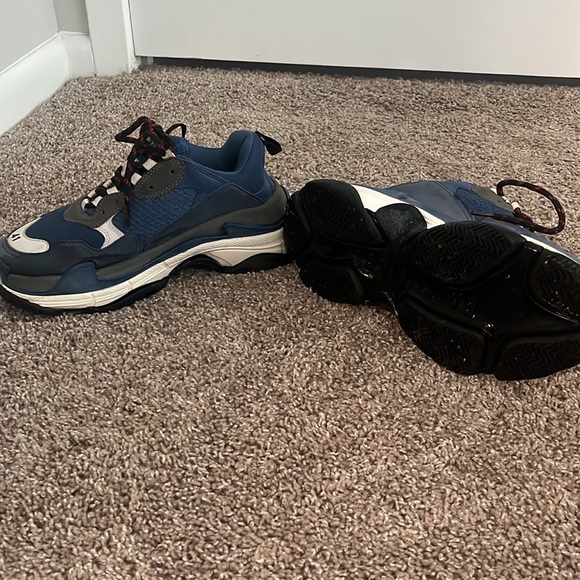 Balenciaga Sneakers - Picture 3 of 3